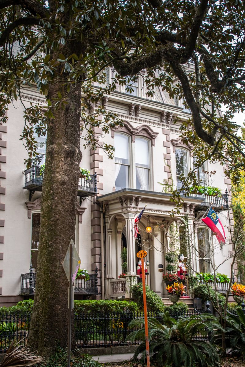 Savannah Georgia-Destination Guide Header (2) historic home with columns at entrance-Savannah Travel Destination Guide